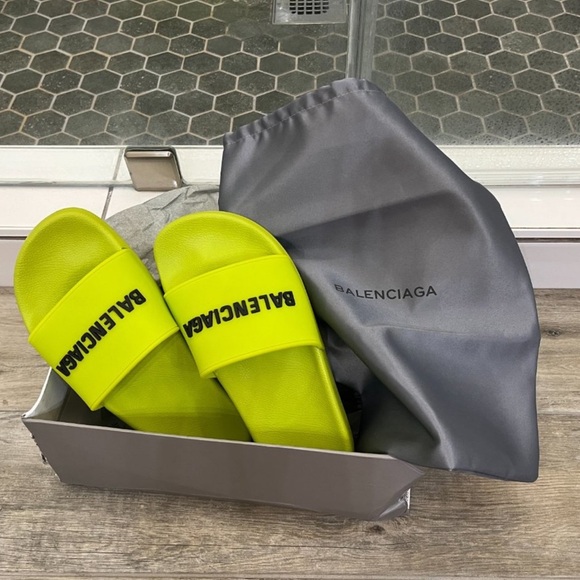 Balenciaga lime green pool slides size 38 - Picture 2 of 4